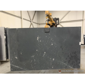 19125H - quartzite countertop